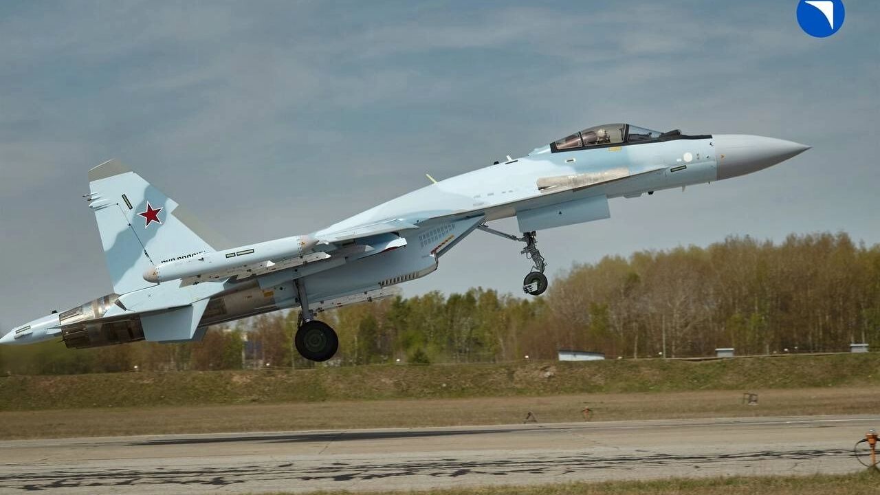 ВКС России получили партию истребителей Су-35С нового поколения
